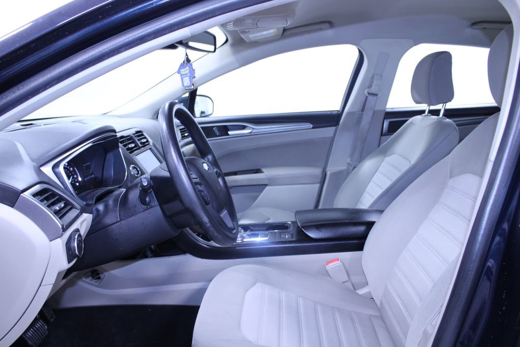 Certified 2020 Ford Fusion SE FWD image 18
