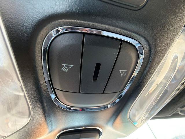 Used 2024 Jeep Compass Latitude w/ Sun and Sound Group AWD/4WD image 22
