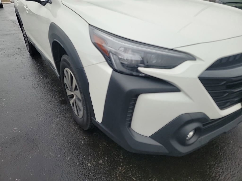 Used 2023 Subaru Outback Premium image 16