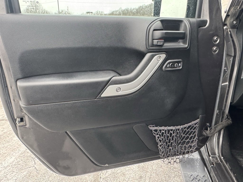 Used 2017 Jeep Wrangler Unlimited Sahara w/ Connectivity Group image 22