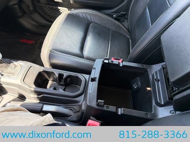 Used 2019 Jeep Wrangler Unlimited Sahara AWD/4WD image 15