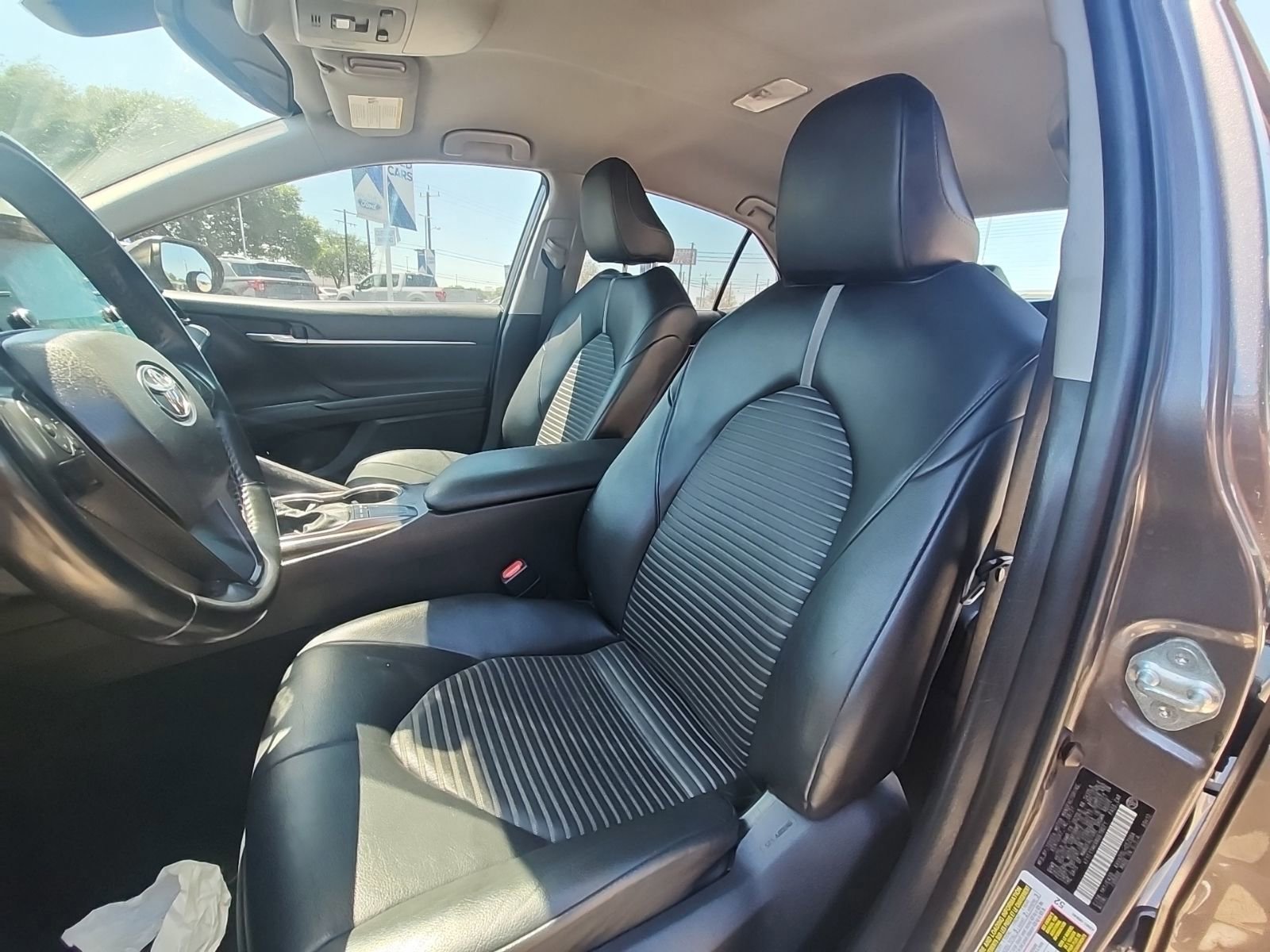 Used 2022 Toyota Camry SE w/ Convenience Package FWD image 7