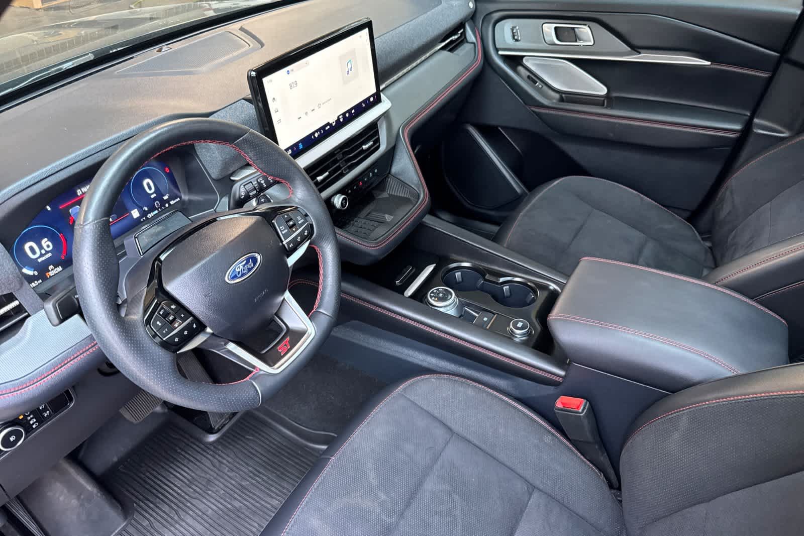 Certified 2025 Ford Explorer ST AWD/4WD image 11
