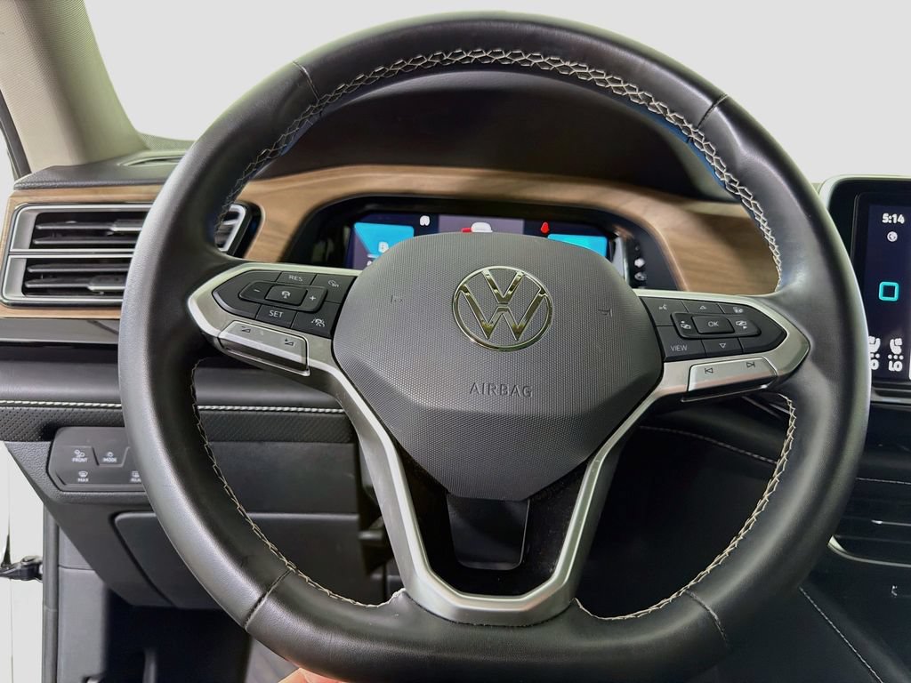 Used 2024 Volkswagen Atlas SE w/ Panoramic Sunroof Package FWD image 15