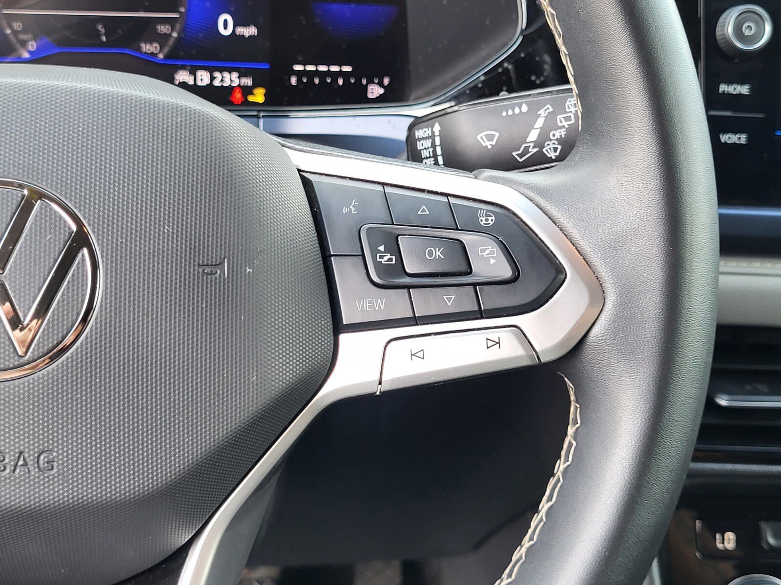 Used 2024 Volkswagen Taos SE FWD image 28