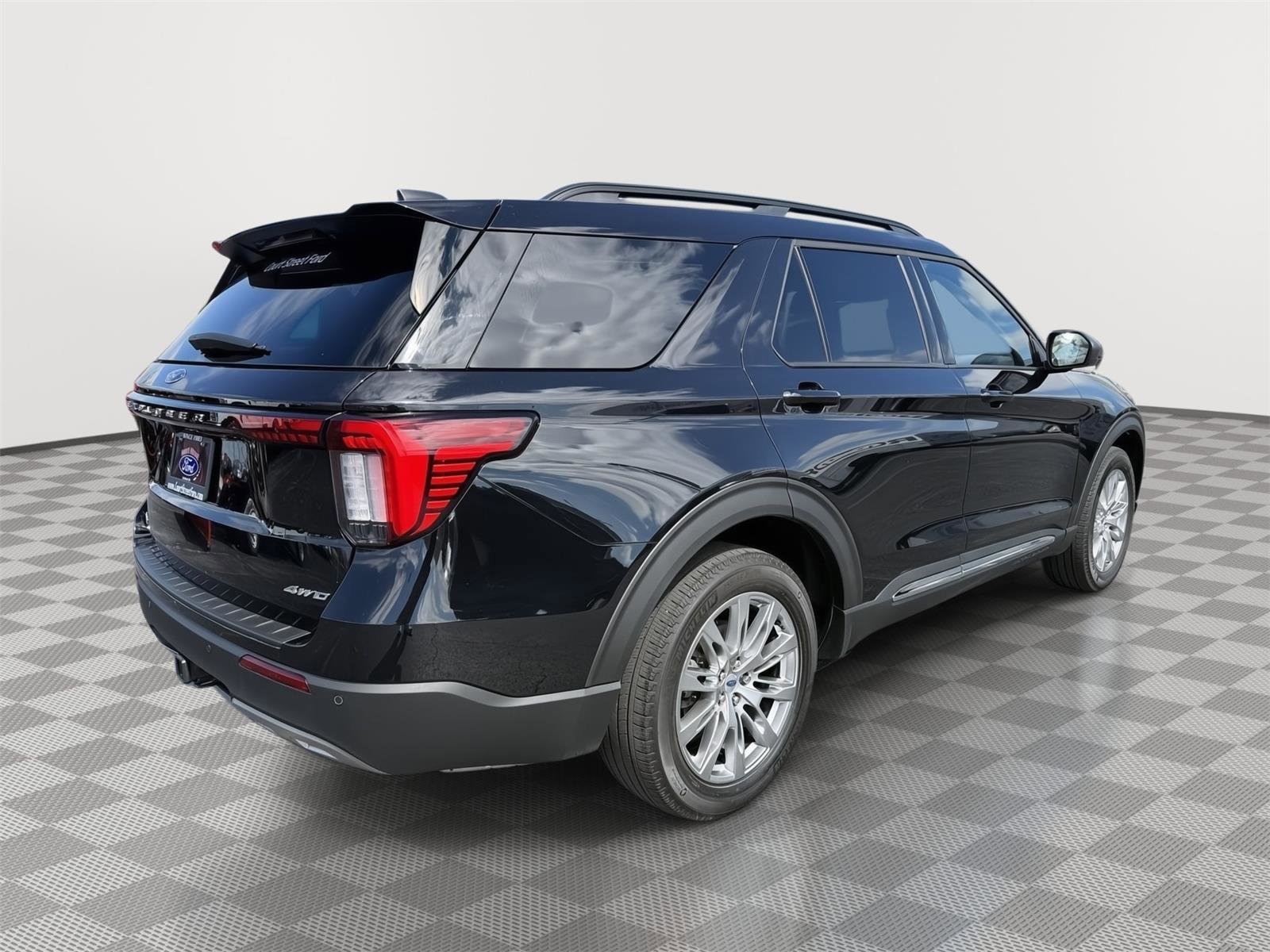 Certified 2025 Ford Explorer Active w/ Active Comfort Package image 5