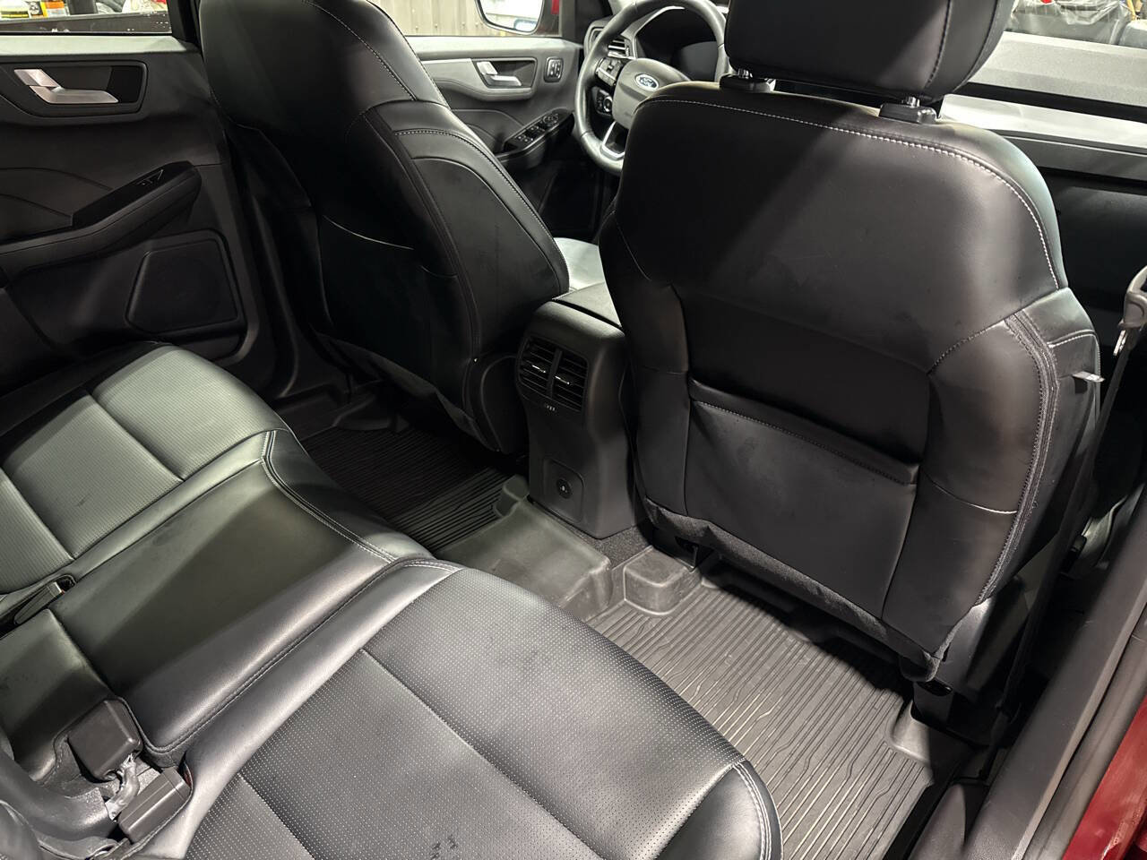 Certified 2024 Ford Escape Platinum image 23