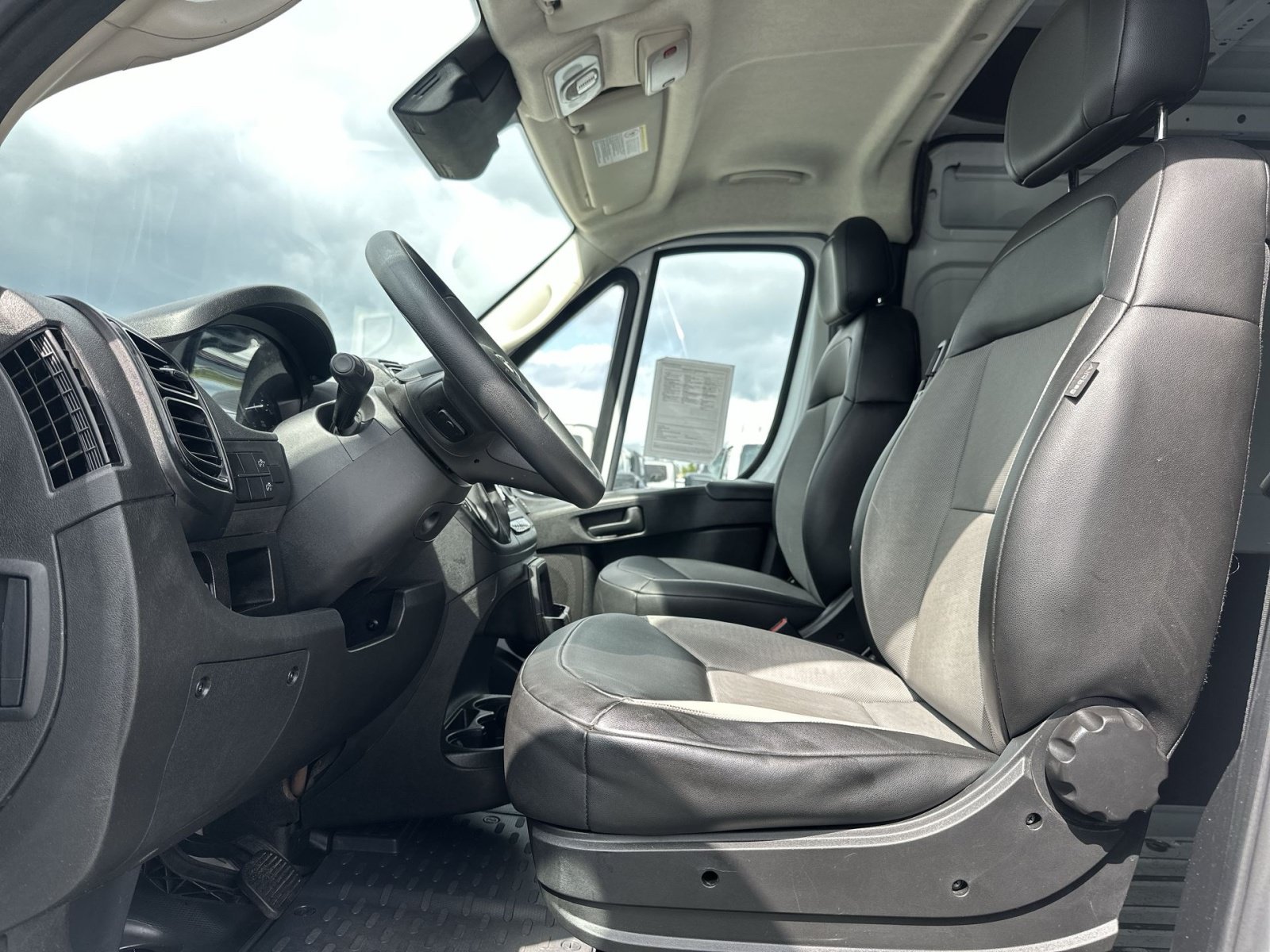 Used 2023 RAM ProMaster 2500 FWD image 14