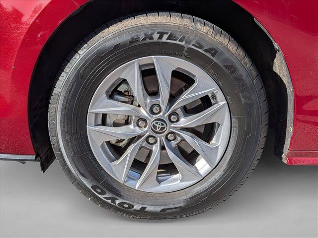 Used 2023 Toyota Sienna LE FWD image 21