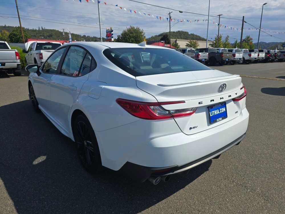 Used 2025 Toyota Camry SE FWD image 3