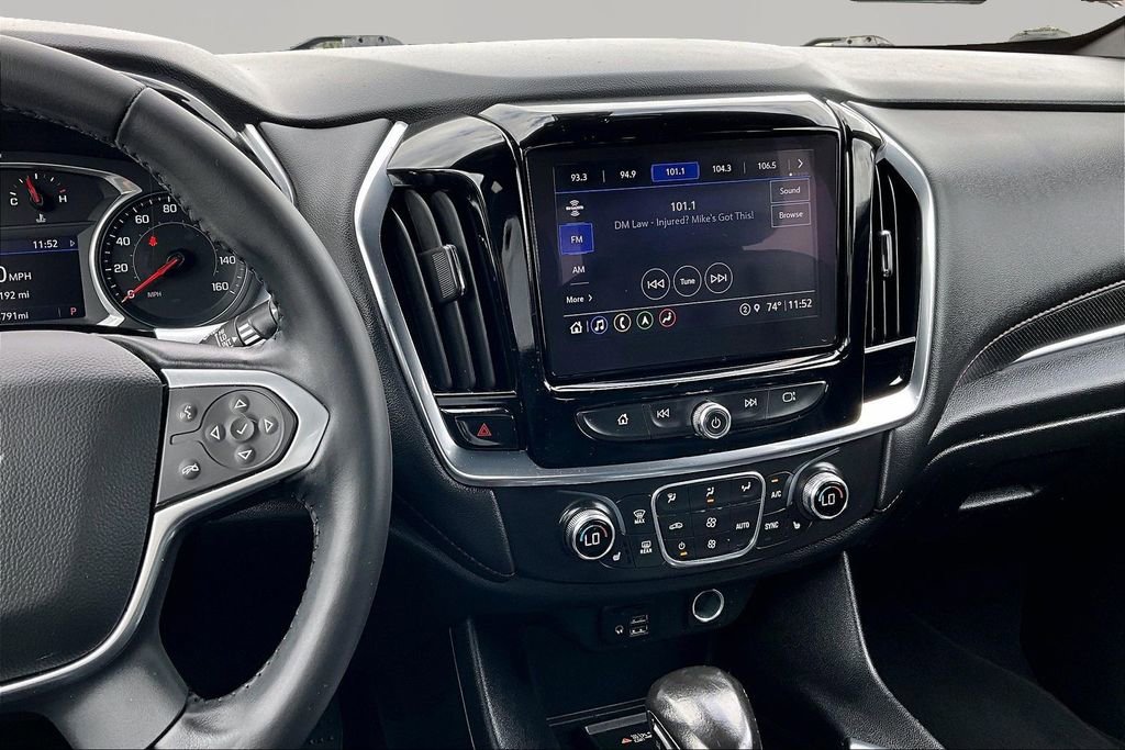 Used 2022 Chevrolet Traverse RS FWD image 6
