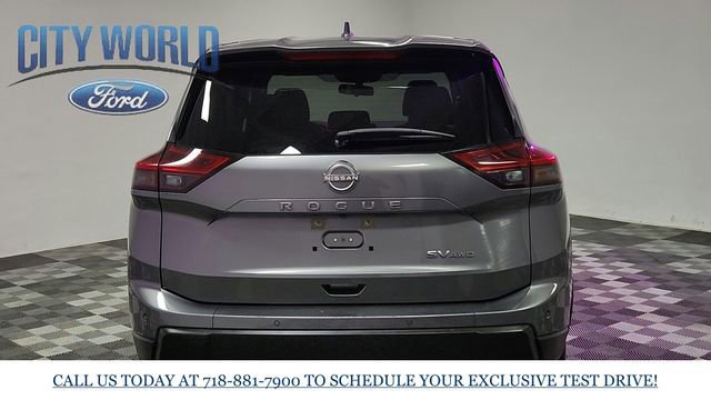Used 2024 Nissan Rogue SV image 5