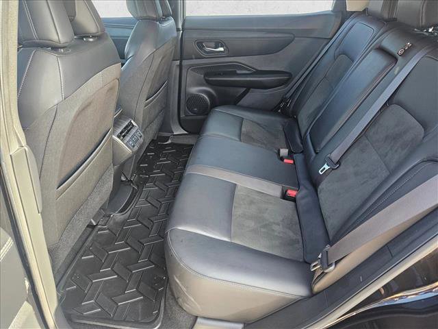 Used 2023 Nissan Ariya FWD image 17