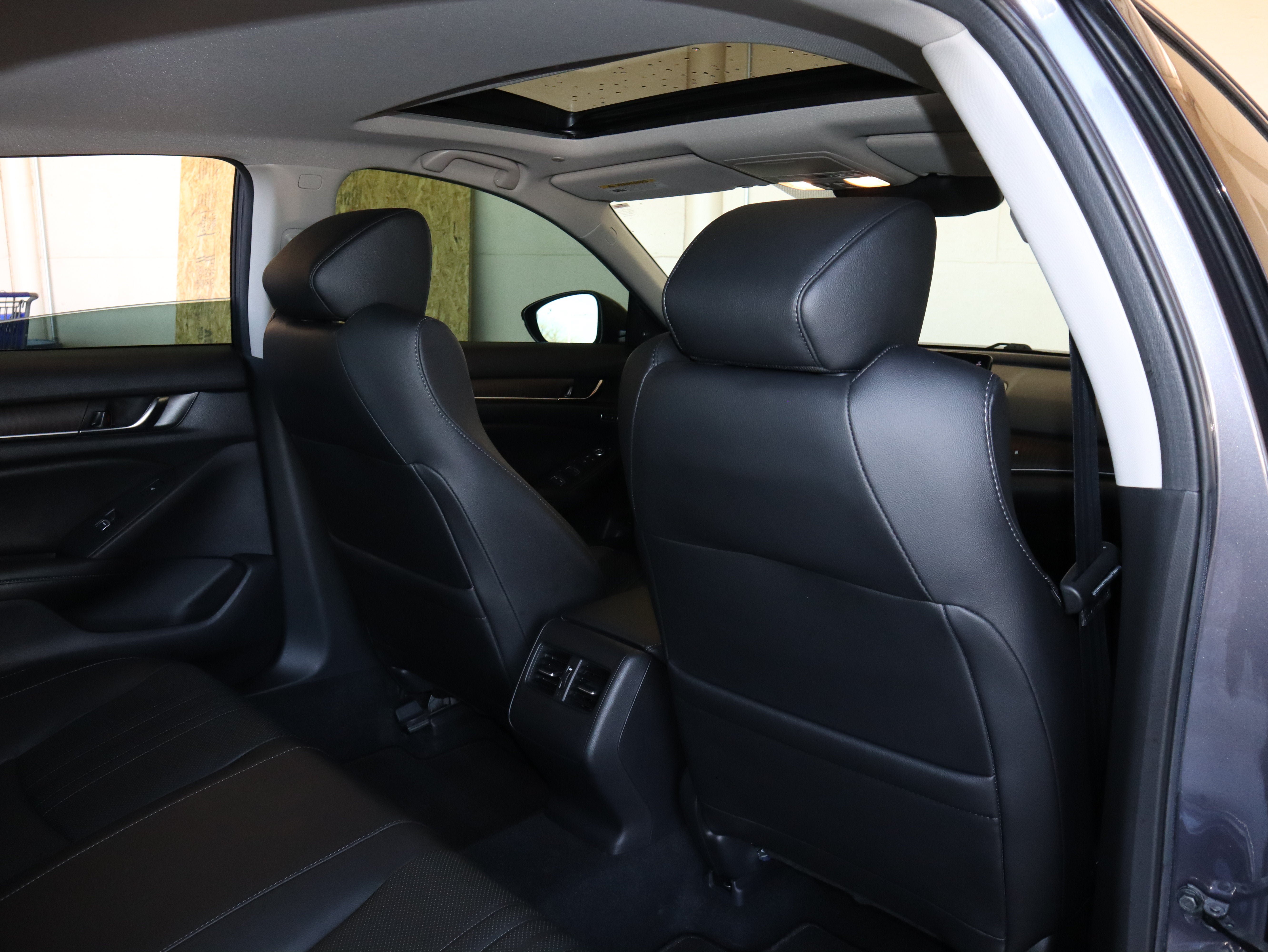 Used 2020 Honda Accord Touring image 43