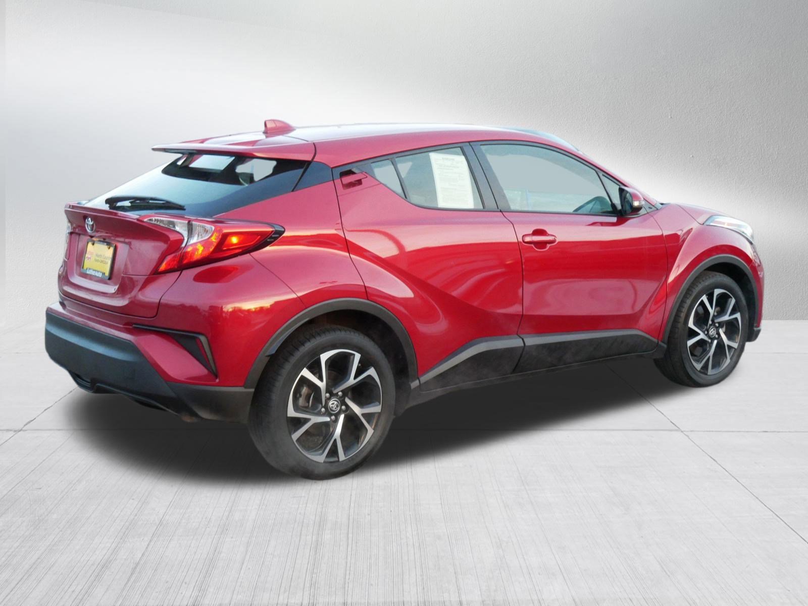 Used 2020 Toyota C-HR XLE image 5