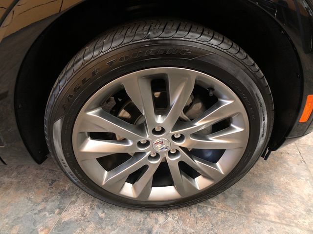 Used 2022 Buick Envision Avenir w/ Technology Package II AWD/4WD image 9