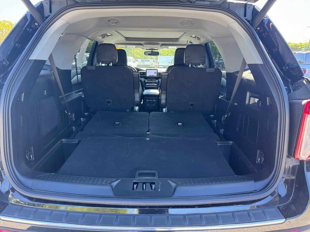 Certified 2021 Ford Explorer Limited w/ Hybrid Equipment Group 310A AWD/4WD image 7