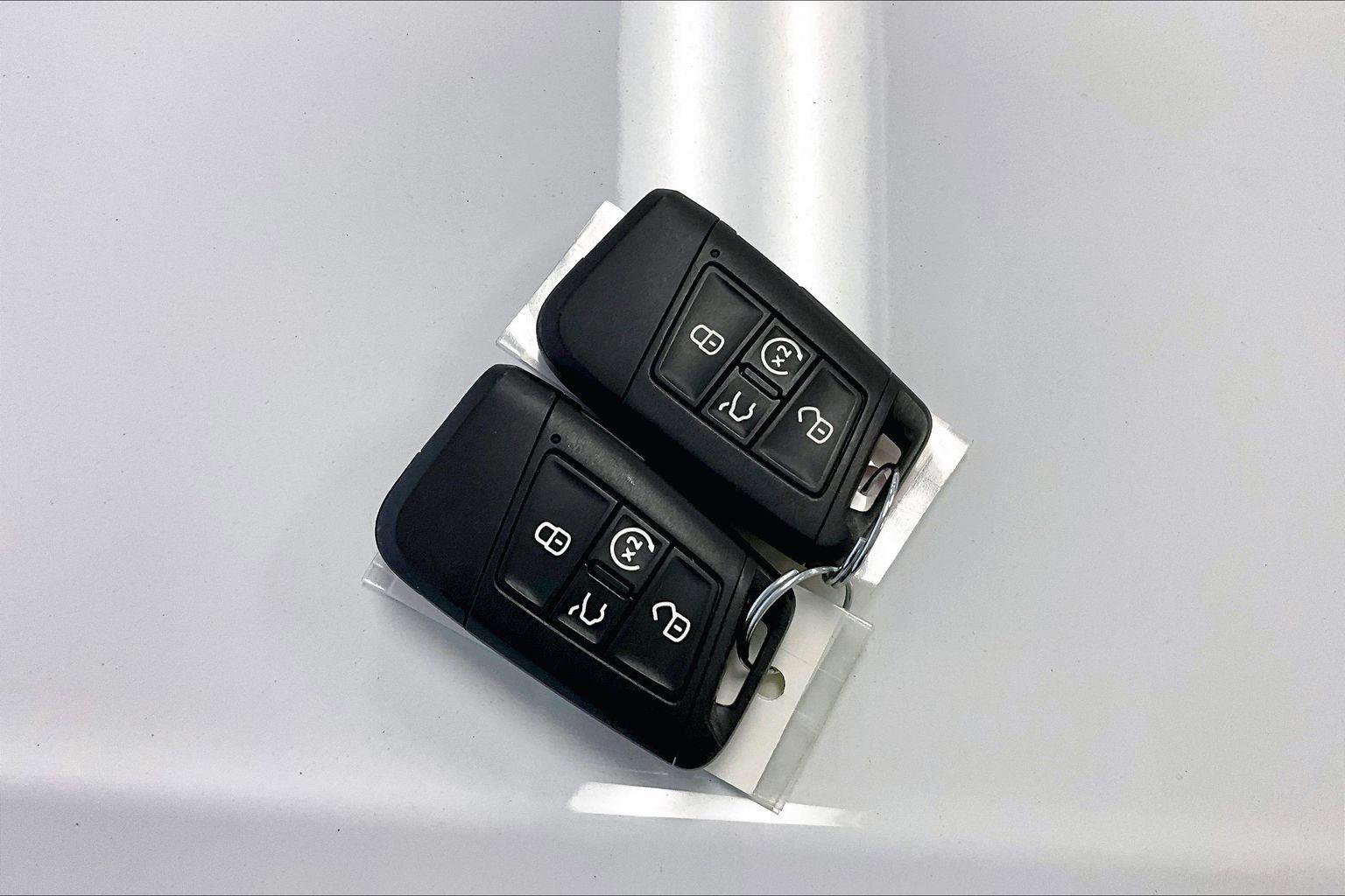 Used 2022 Volkswagen Tiguan SE image 9