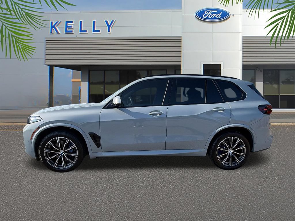 Used 2025 BMW X5 xDrive40i w/ M Sport Package AWD/4WD image 2