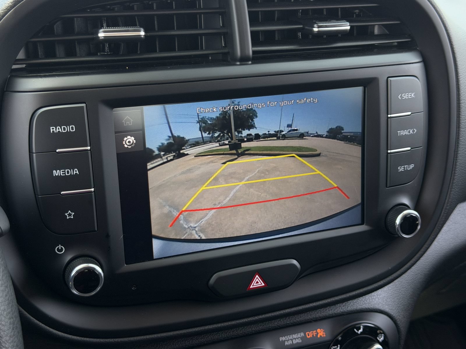 Used 2025 Kia Soul LX w/ LX Technology Package FWD image 18