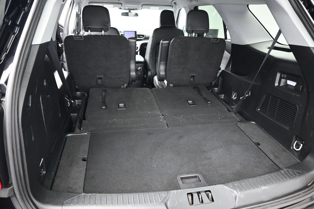 Certified 2023 Ford Explorer XLT w/ Equipment Group 202A RWD image 10