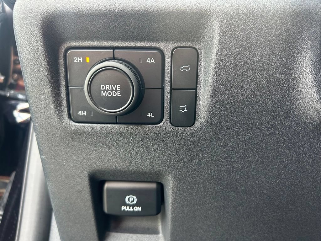 Certified 2025 Ford Expedition Active AWD/4WD image 13