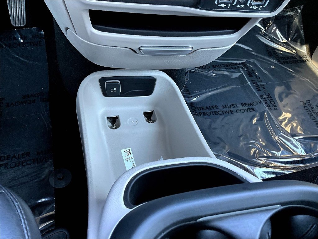 Used 2023 Chrysler Pacifica Touring-L FWD image 18