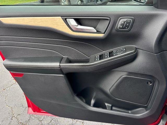 Certified 2021 Ford Escape Titanium w/ Titanium Elite Package AWD/4WD image 13