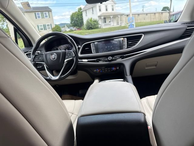 Used 2022 Buick Enclave Avenir w/ Avenir Technology Package AWD/4WD image 40