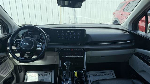 Used 2023 Kia Carnival EX FWD image 25