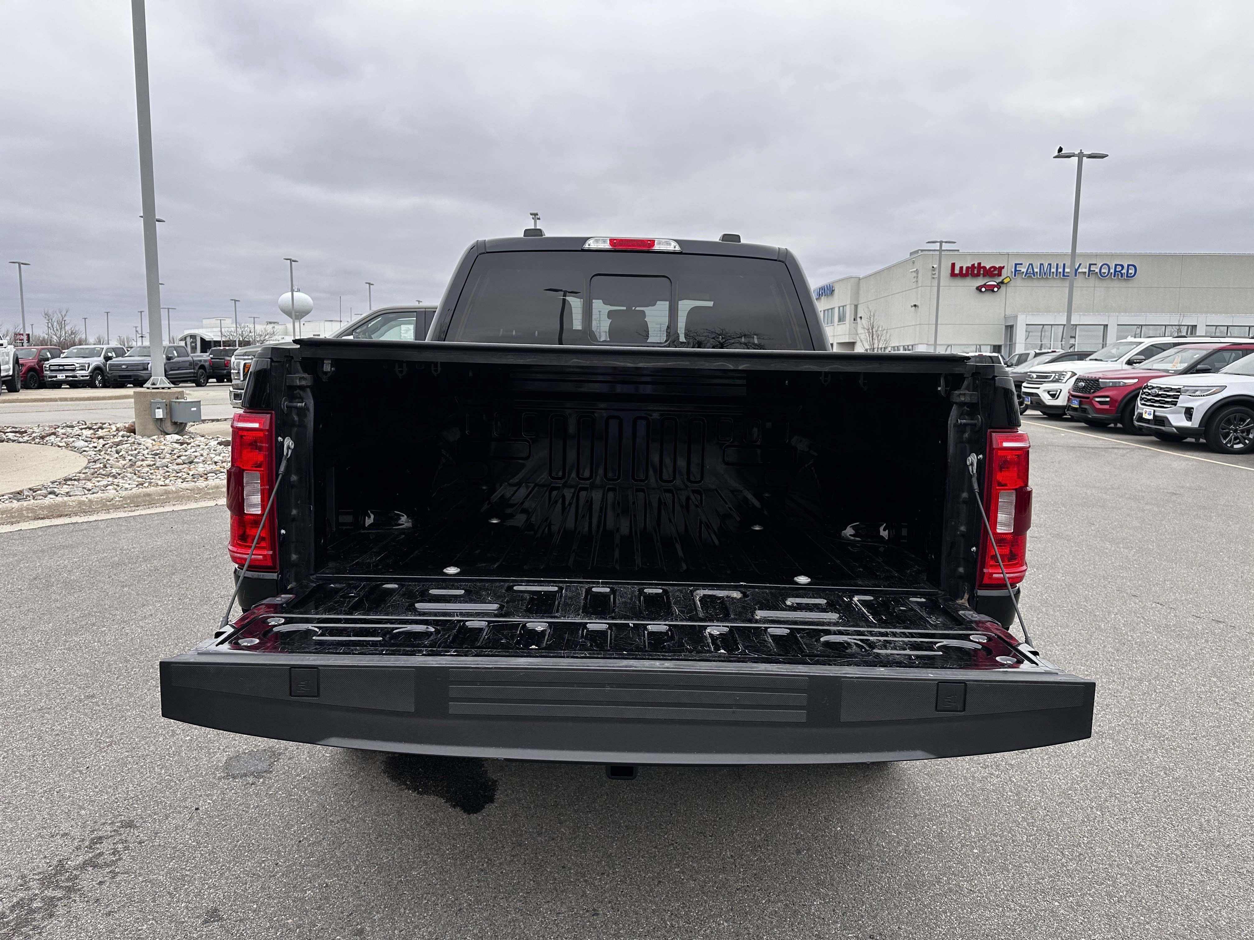 Certified 2022 Ford F150 XLT w/ Equipment Group 302A High image 22