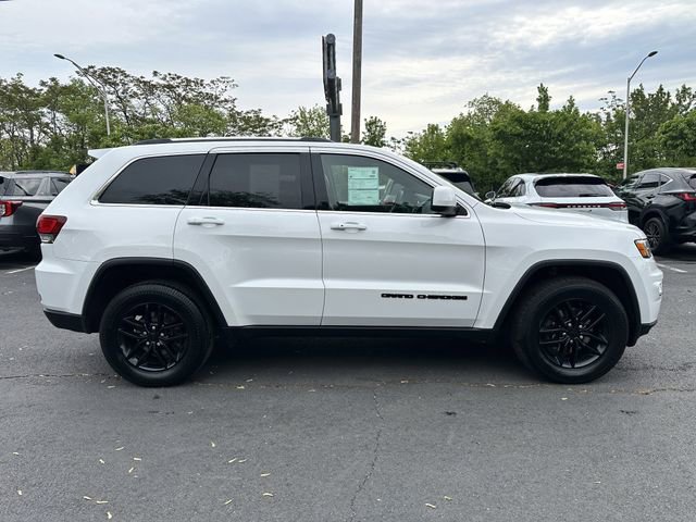 Used 2020 Jeep Grand Cherokee Laredo w/ 18" Wheel & 8.4" Radio Group AWD/4WD image 4
