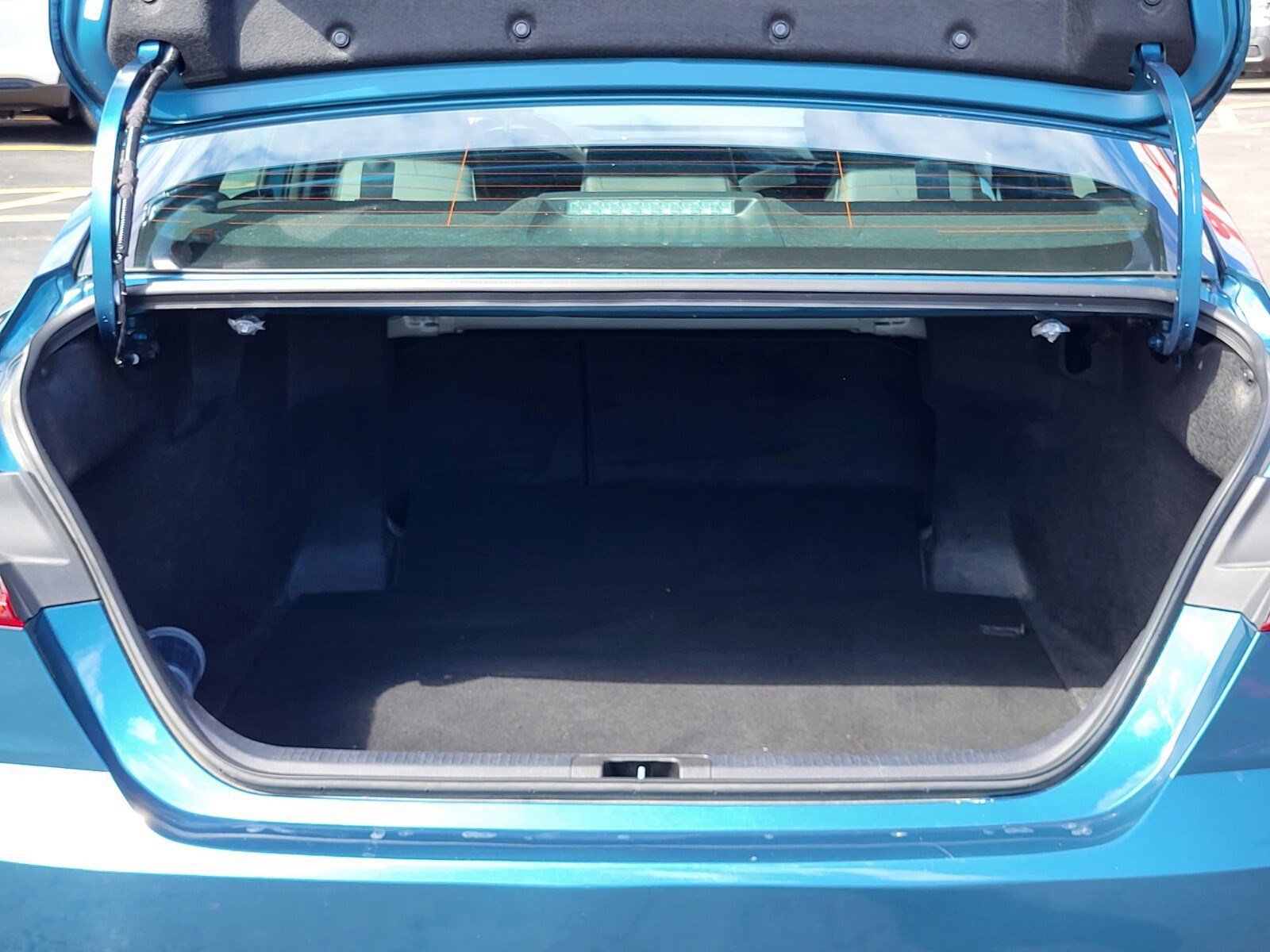 Used 2025 Toyota Camry SE image 28