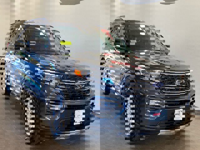 Certified 2022 Ford Explorer XLT w/ Equipment Group 202A image 6