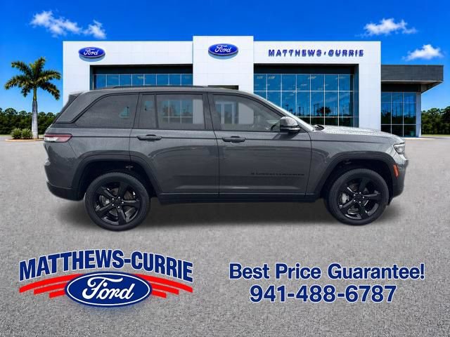 Used 2024 Jeep Grand Cherokee Limited w/ Black Appearance Package RWD image 3