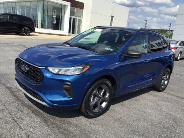 Certified 2023 Ford Escape ST-Line w/ Tech Pack #1 AWD/4WD image 2