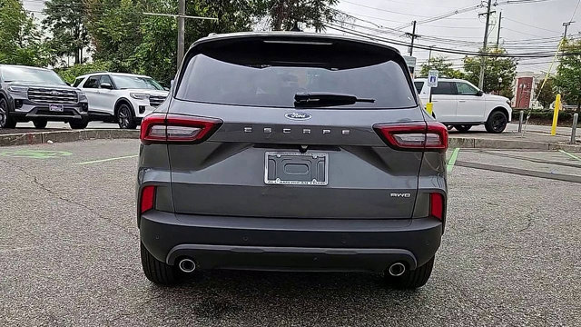 Certified 2025 Ford Escape ST-Line w/ Tech Pack #1 AWD/4WD image 7