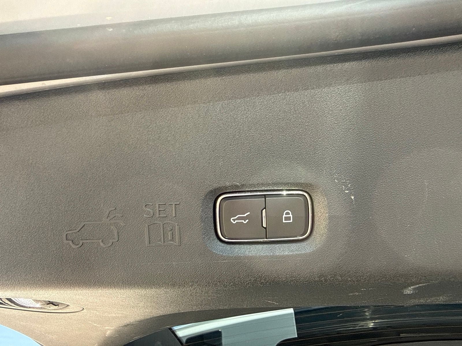 Certified 2025 Ford Expedition Active AWD/4WD image 14