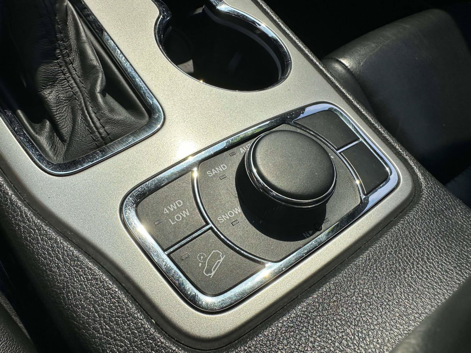 Used 2019 Jeep Grand Cherokee Limited AWD/4WD image 21