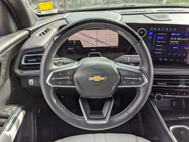 Used 2025 Chevrolet Traverse High Country FWD image 9