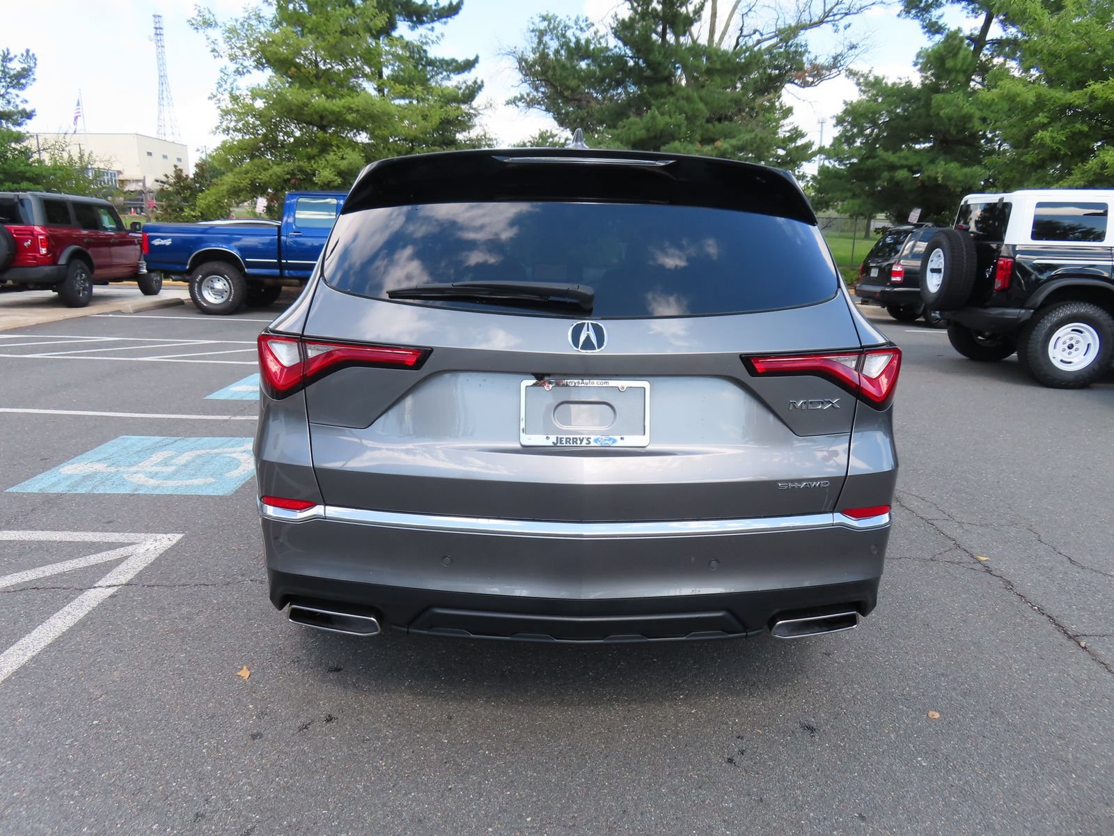 Used 2022 Acura MDX SH-AWD w/ Technology Package image 6