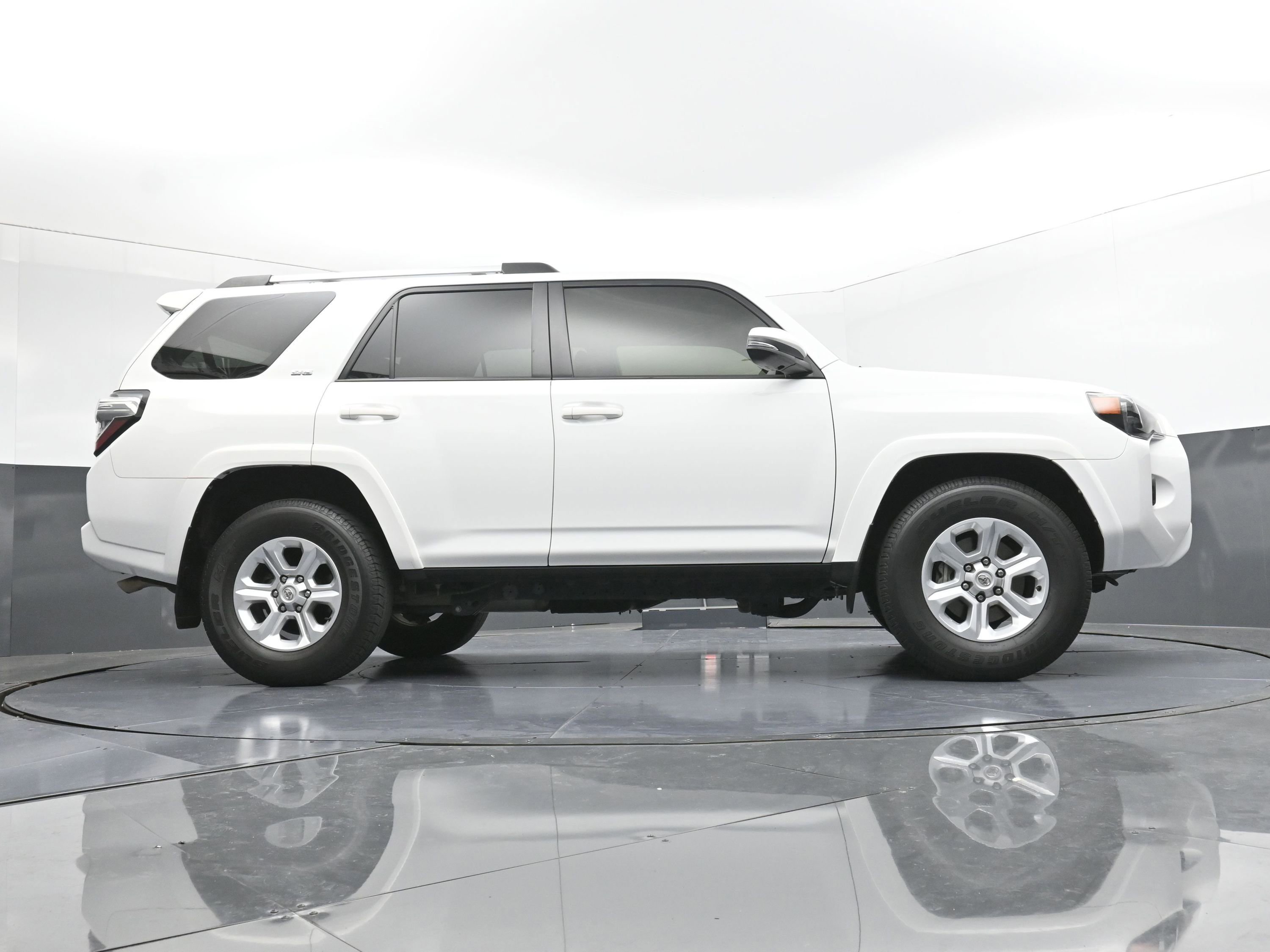 Used 2022 Toyota 4Runner SR5 Premium w/ Moonroof Package image 18