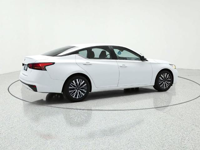 Used 2025 Nissan Altima 2.5 SV FWD image 8