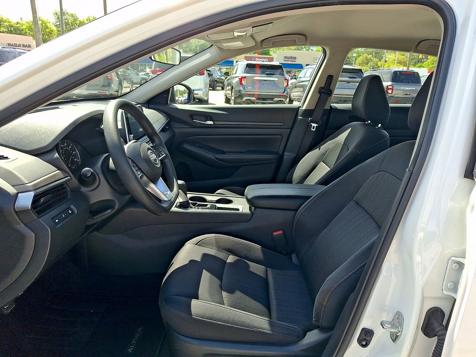 Used 2025 Nissan Altima 2.5 SV FWD image 12