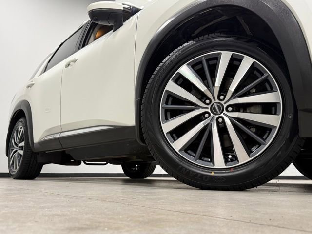 Used 2022 Nissan Pathfinder Platinum w/ Cargo Package image 3