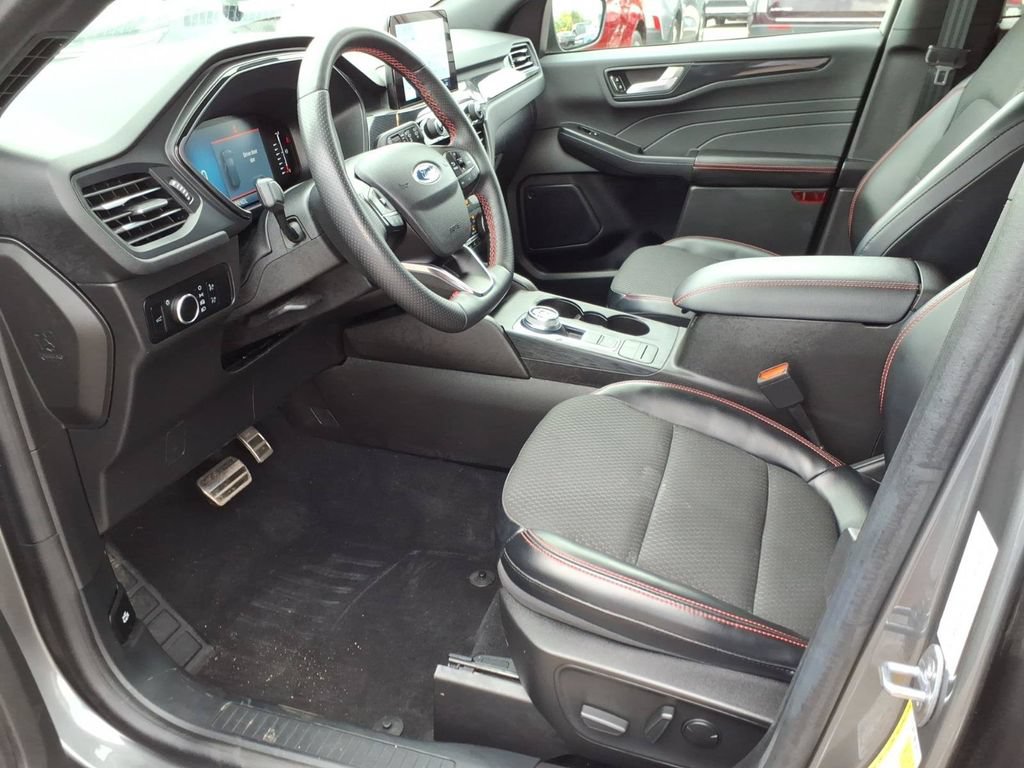 Certified 2023 Ford Escape ST-Line AWD/4WD image 11