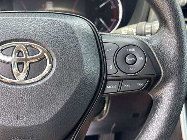Used 2025 Toyota RAV4 XLE AWD/4WD image 19