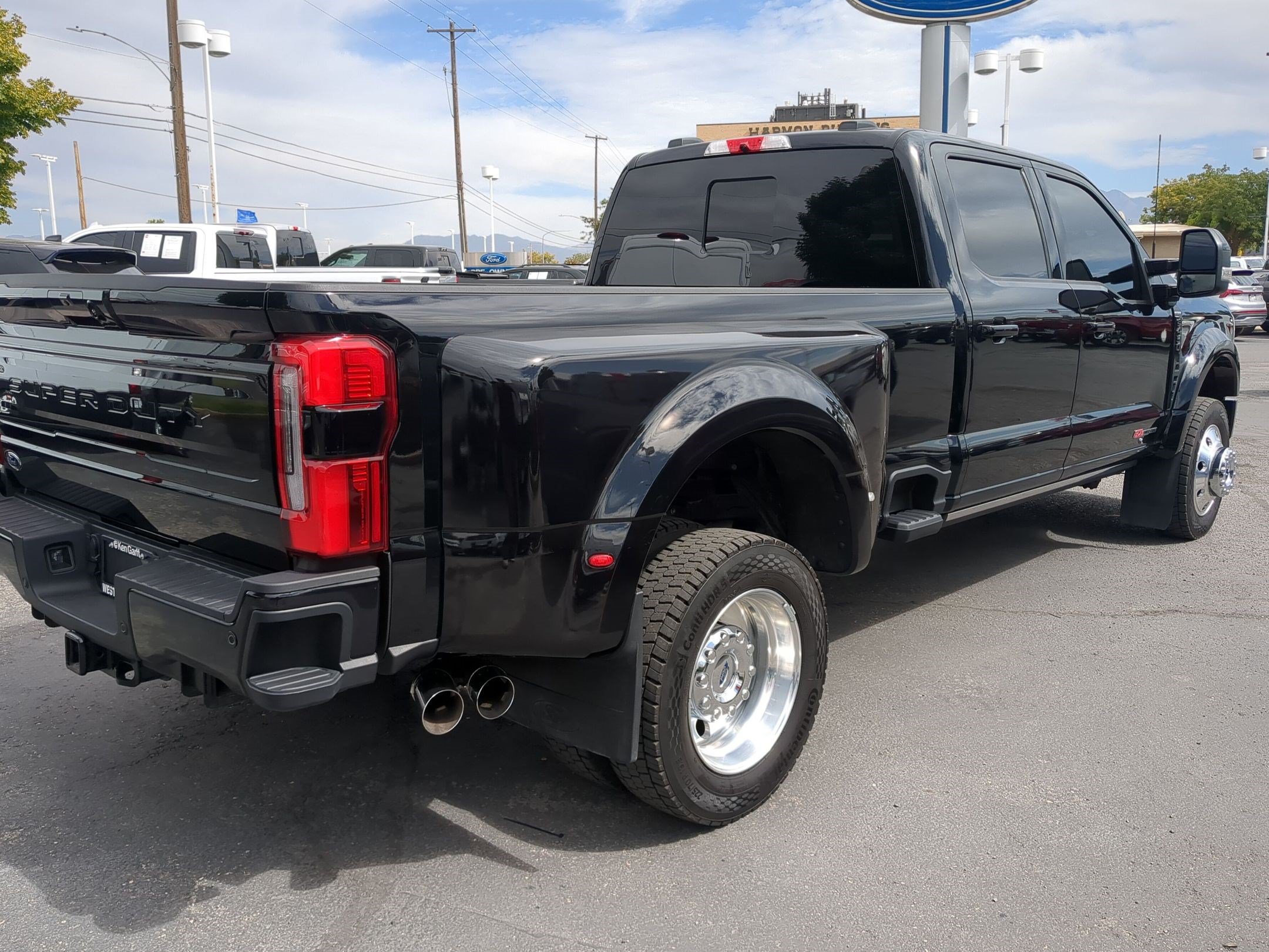 Certified 2026 Ford F450 Platinum w/ FX4 Off-Road Package AWD/4WD image 3