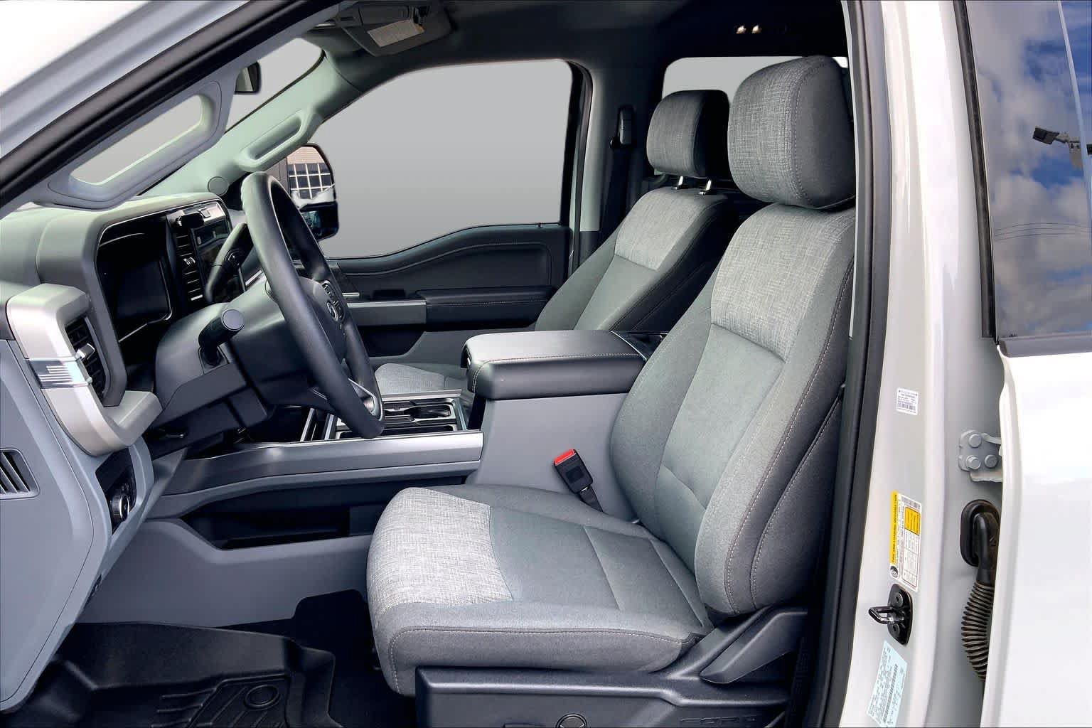 Certified 2026 Ford F250 XLT w/ XLT Premium Package AWD/4WD image 8
