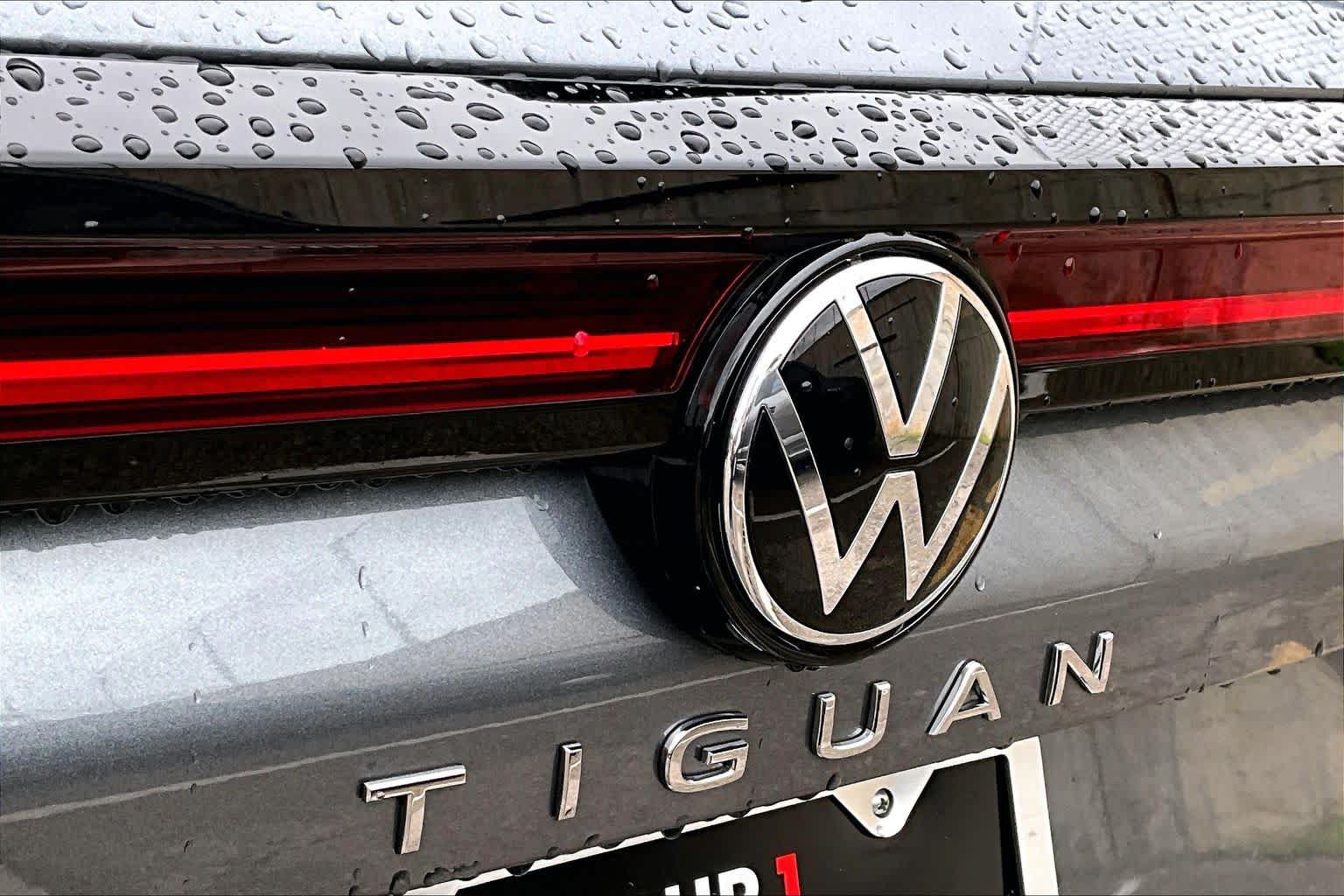 Used 2026 Volkswagen Tiguan SE FWD image 31